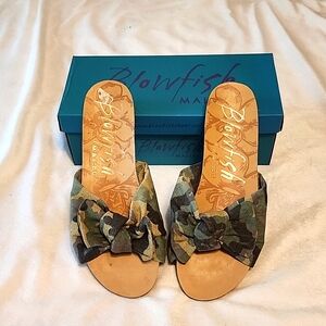 BLOWFISH camo sandal